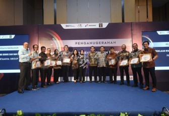 Pertamina bersama 6 subholding dan 2 anak perusahaan mendapatkan sertifikat PRISMA dari Kementerian Hukum dan HAM.