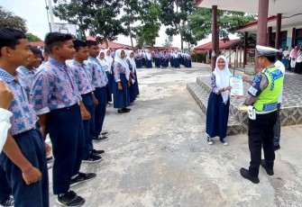Polres Bintan Sosialisasikan Keselamatan Berlalulintas Kepada Pelajar