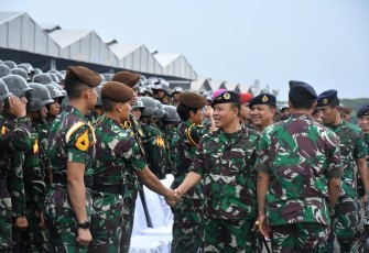 Komandan Puspenerbal Terima Kunjungan 241 Taruna AAL Angkatan ke-72