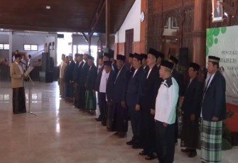 Pengurus MUI Kabupaten Tulungagung saat dilantik di Pendopo Kongas Arum Kusumaning Bongso