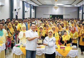 Bamsoet saat menutup safari politik selama Empat hari bertemu tokoh masyarakat, pemuda, mahasiswa dan kader Partai Golkar dari 18 Kecamatan, 224 Kepala Desa dan 15 Kelurahan seluruh Purbalingga, Senin (11/12/23).
