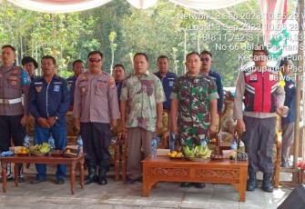 Babinsa Koramil 0801/Punung saat Sambut Baik Acara Temu Kangen dan Santunan Anak Yatim Piatu