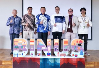 Bamsoet dalam Sosialisasi Empat Pilar MPR RI sekaligus Simposium Hukum Nasional, di Binus University, Jakarta, Selasa (14/11/23).