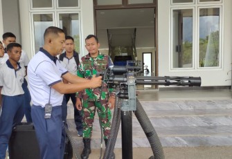Prajurit Wing Udara 3 Puspenerbal Gelar Pemeliharaan Rutin Senapan Mesin 