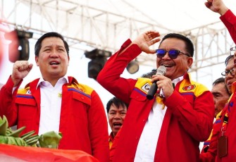 Walikota Bitung, Maurits Mantiri saat memberikan sambutan