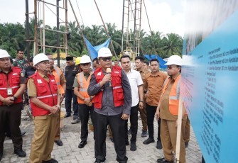 Bupati dan Wakil Bupati Asahan Letakkan Batu Pertama Pembangunan Menara Masjid Agung H. Achmad Bakrie Kisaran