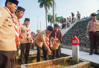 Ziarah Makam Pahlawan 