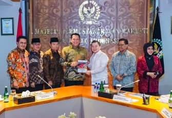 Bamsoet usai menerima Menteri PPN/Kepala Bappenas Suharso Monoarfa, di Ruang Rapat Pimpinan MPR RI, Gedung Nusantara III MPR RI, Jakarta, Selasa (12/9/23).