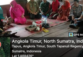 Bhabinkamtibmas Polsek Sipirok, Aiptu Anwar S Harahap, kembali sambangi anak-anak yang terkena Stunting di dua dusun di Kecamatan Angkola Timur, Kabupaten Tapanuli Selatan (Tapsel), pada Kamis (6/4/2023) sore.