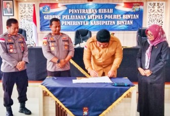 Penyerahan Hibah Gedung Pelayanan Satpas Dari Pemkab Bintan