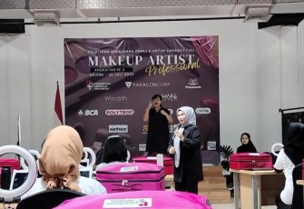 Kolaborasi Smesco Indonesia Latih 22 Tuna Rungu Jadi Make Up Artis Profesional