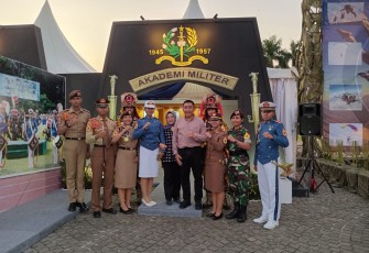 Gubernur Akademi Militer Tinjau Stan Taruna Akmil di Monas Jakarta