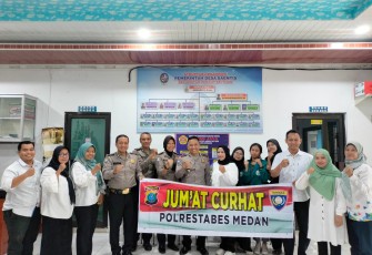 Sat Binmas Polrestabes Medan menggelar kegiatan Jumat Curhat bersama dengan warga di Desa Saentis Kecamatan Percut Sei Tuan, Kabupaten Deli Serdang