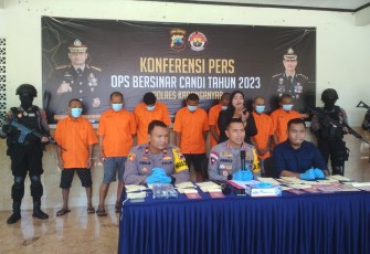 Konferensi pers Operasi Bersinar Candi, terkait pengungkapan kasus peredaran dan penyalahgunaan narkoba, Rabu (5/4/2023) di Mako Polres Karanganyar.