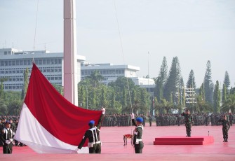 Upacara bendera yang diikuti seluruh Prajurit dan PNS Mabes TNI, di Plaza Mabes TNI Cilangkap, Jakarta Timur, Senin (17/4/2023).