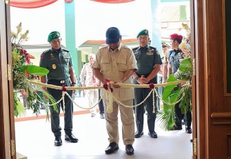Menhan Prabowo saat Resmikan Ruang Makan Husein Akmil Magelang