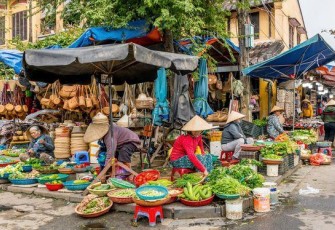 Suasana pasar tradisional yang mempunyai banyak fakta unik Foto : Pinterest