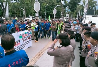 Polrestabes Medan Amankan Unras Gebrak Sumut di Kantor Gubernur 