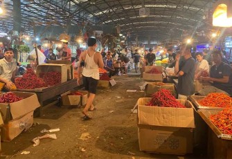 situasi kondisi pasar tradisional, Credit : Syawal Gilang Cahyadi.