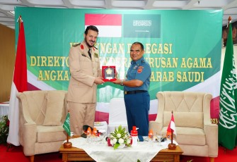 Delegasi Militer Arab Saudi dan TNI saat Bertemu Bahas Kerja Sama Pembinaan Mental Prajurit