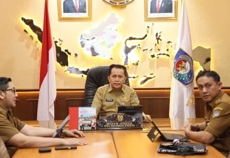 Dirjen Keuangan Daerah Fatoni saat Pimpin Rakor Bahas Polemik Infrastruktur Jalan di Lampung 