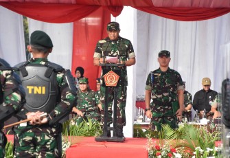 TNI menggelar Apel Kesiapan Pengamanan Pemilu Tahun 2024, bertempat di Taxy Way Echo Halim Perdana Kusuma, Jakarta Timur, Kamis (01/02/2024)