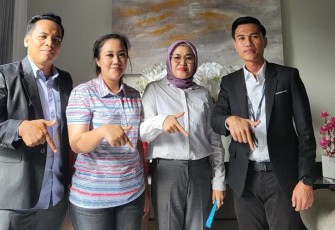 im Hukum Elisa, Sudi S Simarmata, SH didampingi Henny Anggraini, SH, MH dan Wawan Ersanovi, SH, Minggu (4/2/2024). 