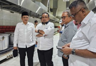 Menag Yaqut Cholil Qoumas mengecek kesiapan katering jemaah haji di Makkah