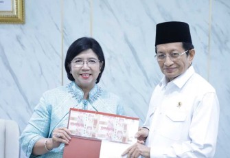 Menag Nasaruddin Umar dan Deputi Gubernur Senior Bank Indonesia Destry Damayanti