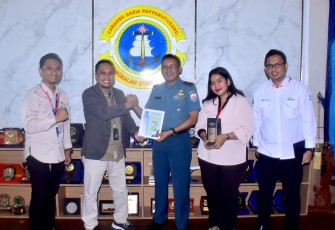 Komandan Lantamal VI (Danlantamal VI) Laksamana Pertama TNI Ivan Gatot Prijanto, S.E, M.Tr.Opsla., menerima kunjungan silaturahmi dari Kantor PT. Pegadaian (Persero) Cabang Bontoala Kota Makassar bertempat di ruang kerja Komandan Lantamal VI, Kamis (25/01/2024)