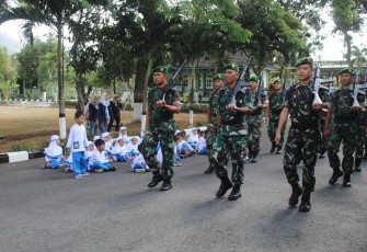 Outing Class Seru Murid TK Dharma Wanita di Makodim 0806/Trenggalek