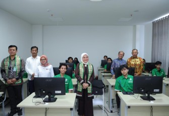 Menaker Ida Fauziyah, saat meresmikan Satuan Pelayanan Pelatihan Vokasi dan Produktivitas Batam, di Kawasan Industri Kabil Nongsa Batam, Kepulauan Riau, Rabu (10/7/2024). 