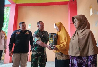 Kodim 0708 Purworejo kembali menyelenggarakan bakti sosial penanaman pohon, pengobatan gratis dan pemberian bingkisan kepada warga yang kurang mampu di wilayah Desa Sumber Kecamatan Pituruh Kabupaten Purworejo, Kamis (18/01/2024)
