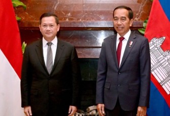 Presiden Joko Widodo saat bertemu dengan Perdana Menteri Kamboja Hun Manet di Hotel Park Hyatt, Melbourne, Australia, pada Selasa, 5 Maret 2024.