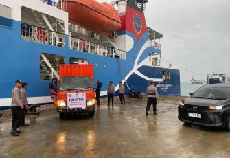 KPU Bintan Berangkatkan Logistik Kotak Suara ke Tambelan