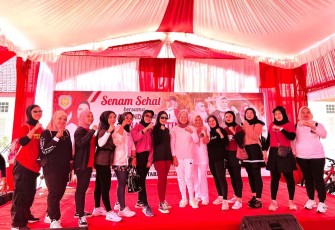 Foto bersama usai acara