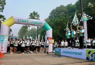 Helthies Run 6.0 dan Fun Walk di Plaza tenggara Komplek Gelora Bung Karno, Jakarta, Minggu (17/11)
