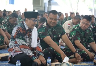 Peringatan Isra Miraj di Masjid Ibadurrahman Kodiklatal, Bumimoro Surabaya.  Rabu (07/02/2024).
