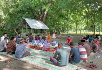 Babinsa Hadiri Syukuran Tradisi Bersih Desa Wilayah Binaan