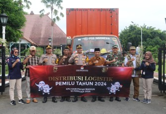 TNI-Polri dalam hal ini Kodim 0803/Madiun dan Polres Madiun siap memberikan dukungan terhadap pengamanan setiap tahapan Pemilihan Umum (Pemilu) 2024, termasuk salah satunya dalam distribusi logistik pemilu