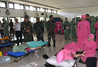 Dalam rangka menyambut HUT ke-78 Persit Kartika Chandra Kirana tahun 2024, Persit KCK Cabang XXV Dim 1002 dan Persit Cab.XXXIV Yonif 621 melaksanakan bakti sosial donor darah bertempat di Yonif 621/Mtg Jalan Printis Kemerdekaan Desa Benawa Tengah kec. Barabai Kabupaten Hulu Sungai Tengah, Rabu (21/02/2024)