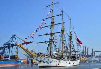 Kapal Perang Legendaris TNI KRI Dewaruci tiba di Jakarta 