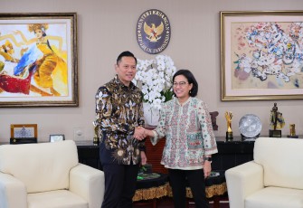 Menteri Agraria dan Tata Ruang/Kepala Badan Pertanahan Nasional (ATR/BPN), Agus Harimurti Yudhoyono (AHY) melakukan pertemuan dengan Menteri Keuangan, Sri Mulyani Indrawati di Gedung Djuanda I, Kementerian Keuangan pada Jumat (15/03/2024)