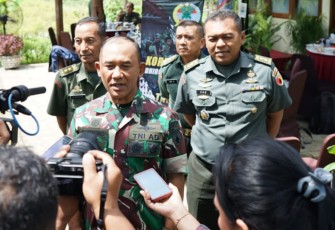 Danrem 081/DSJ Kolonel Inf H. Sugiyono pada acara Syukuran HUT ke-73 Penerangan TNI AD di Asrama Bosbow, Jl. Diponegoro No. 39 Kota Madiun, Kamis (18/1/2024).