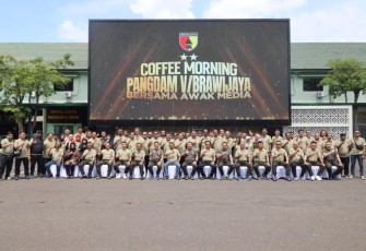  Pangdam V/Brawijaya Mayjen TNI Rafael Granada Baay menggelar acara “Coffee Morning” dengan para pimpinan redaksi (pemred) dan wartawan dari berbagai media di Jawa Timur