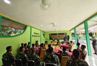 Danrem 121/Abw Motivasi Prajurit di Pos Kotis Gabma Entikong