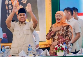 Khofifah Indar Parawansa, Gubernur Jawa Timur 2019-2024 yang juga Ketua Umum PP Muslimat NU, saat menghadiri 'Silaturahmi Kebangsaan' di kediaman Jenderal TNI (Hor) Prabowo Subianto, di Hambalang, Sentul, Kabupaten Bogor. Sabtu, (02/3/2024) siang.