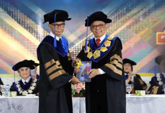 Prof. Dr. Reda Manthovani, S.H., LL.M., saat dikukuhkan menjadi Guru Besar Bidang Ilmu Hukum Pidana Universitas Pancasila Jakarta, Kamis (25/1)