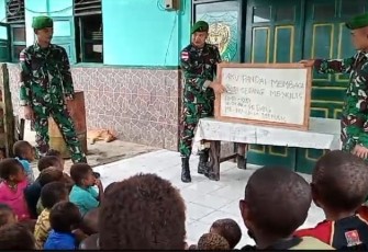 Belajar Sambil Bermain Metode Satgas Yonif 310/KK