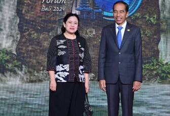 Ketua DPR RI Puan Maharani bersama Presiden Joko Widodo di World Water Forum ke 10 di Bali, Senin (20/5)